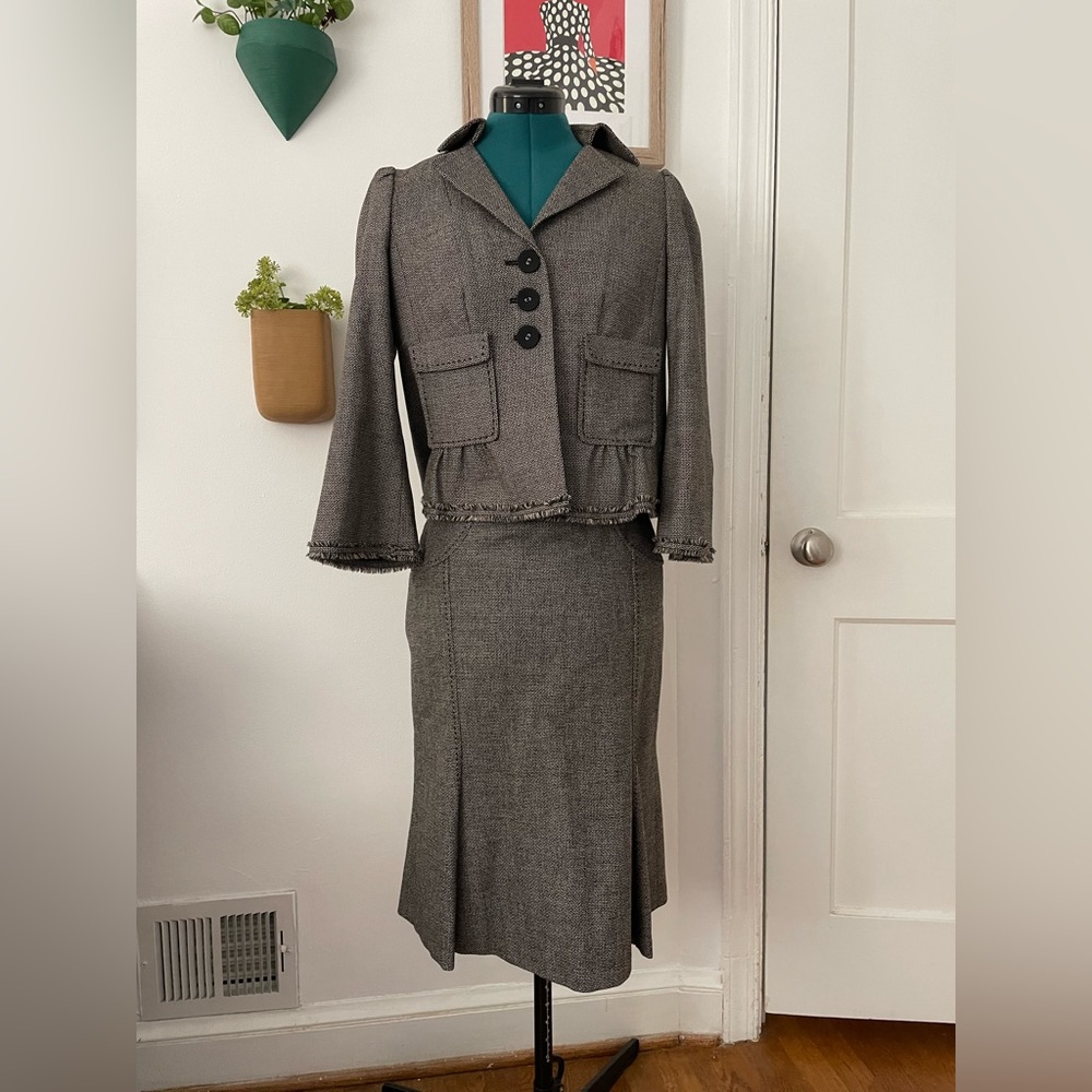 Rebecca Taylor suit with 3/4 length sleeves, pencil skirt w pleats at the bottom